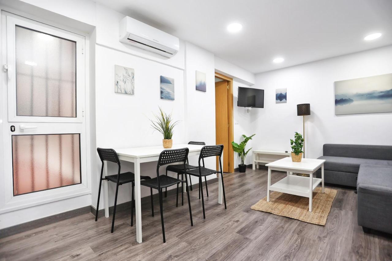 Holidays2Malaga Goya - Zona Huelin & 500 Mts De La Playa Apartment ภายนอก รูปภาพ
