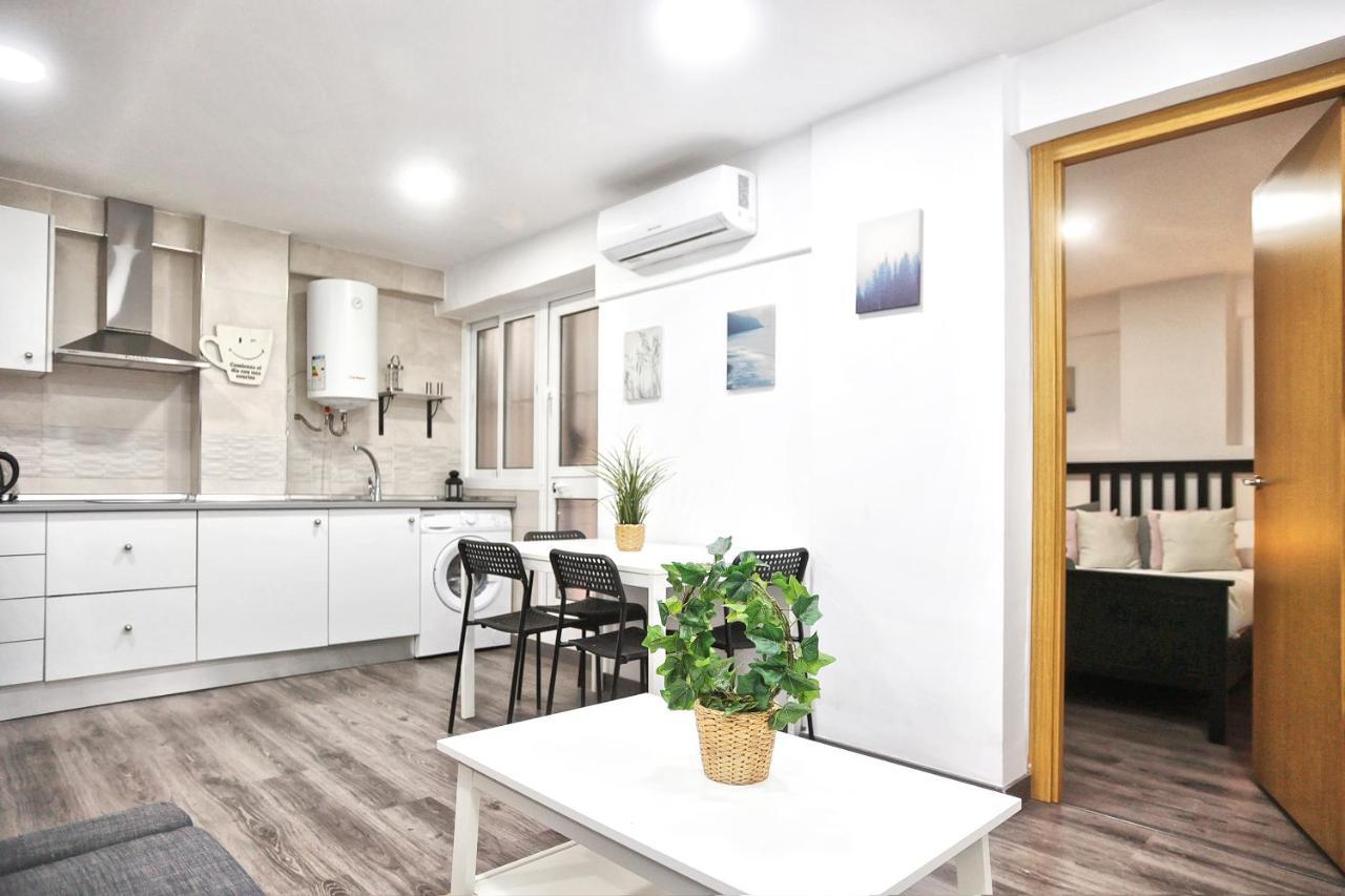 Holidays2Malaga Goya - Zona Huelin & 500 Mts De La Playa Apartment ภายนอก รูปภาพ