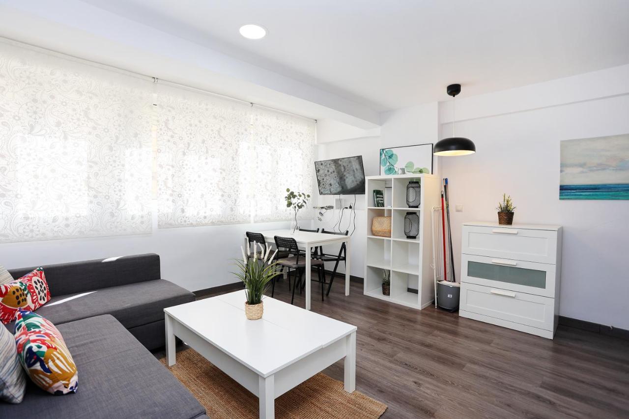 Holidays2Malaga Goya - Zona Huelin & 500 Mts De La Playa Apartment ภายนอก รูปภาพ